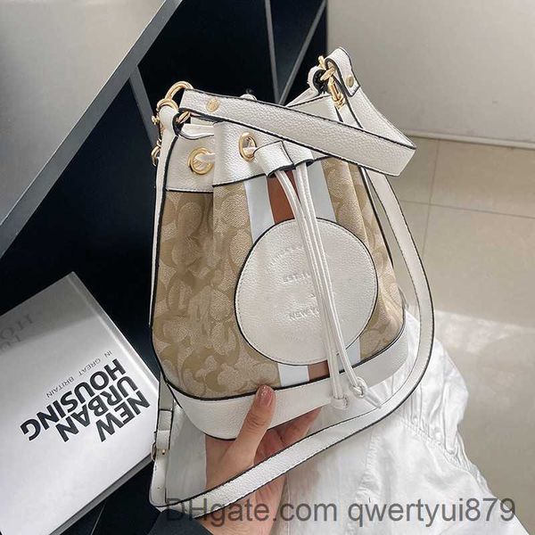 23ss women's messenger bags handbag new drawstring bucket bag makaron jacquard mini one-shoulder tote bag id qwertyui879
23ss women's messenger bags handbag new drawstring bucket bag makaron jacquard mini one-shoulder tote bag id qwertyui879