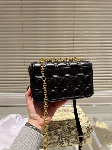 this year's popular bag 2023 lingge chain women's bag korean small fragrance versatile popular one shoulder crossbody bag
this year's popular bag 2023 lingge chain women's bag korean small fragrance versatile popular one shoulder crossbody bag