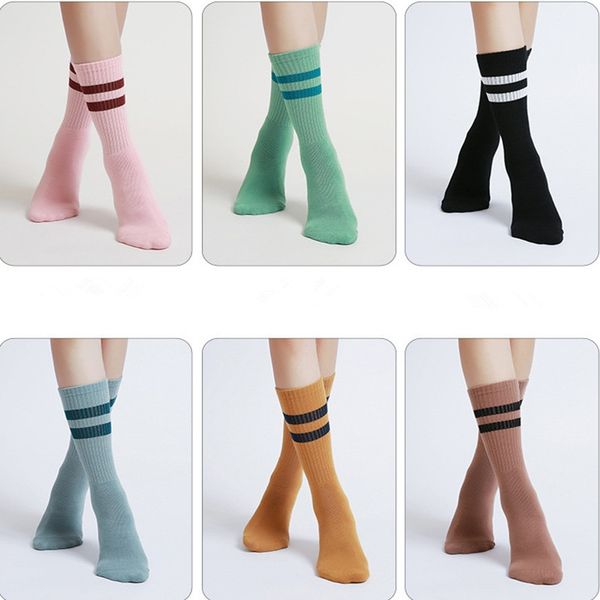 alos yoga socks women's indoor fitness dance non slip silicone sole mid tube sports yoga socks, Black
alos yoga socks women's indoor fitness dance non slip silicone sole mid tube sports yoga socks, Black