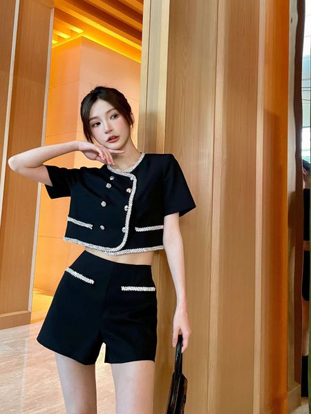 cel 2023 summer women's two piece set brand fashion dinner dress suit women's short short pants ootd designer fashion leisure suit, White
cel 2023 summer women's two piece set brand fashion dinner dress suit women's short short pants ootd designer fashion leisure suit, White