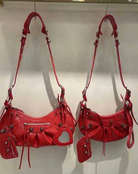 vintage motorcycle half moon crossbody pochette bag luxury women's mens designer le cagole satchel with coin purse rivet tote handbags
vintage motorcycle half moon crossbody pochette bag luxury women's mens designer le cagole satchel with coin purse rivet tote handbags