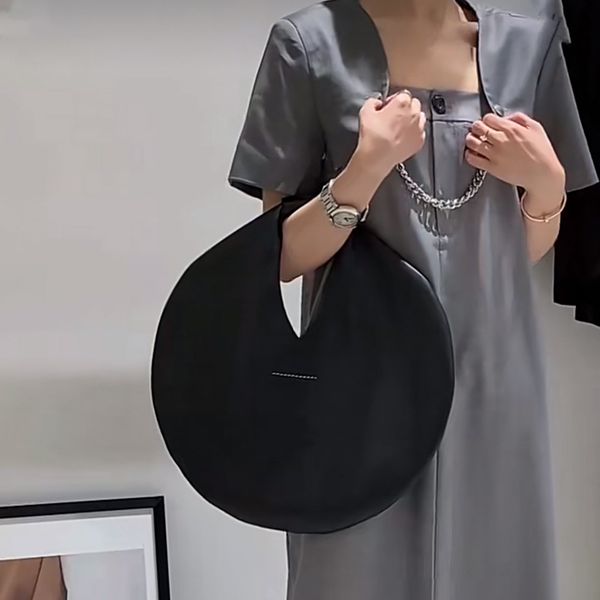 2023 women handbag fashion show circular casual totes design shoulder bag crossbody bags handbags purse genuine leather good quality two col
2023 women handbag fashion show circular casual totes design shoulder bag crossbody bags handbags purse genuine leather good quality two col