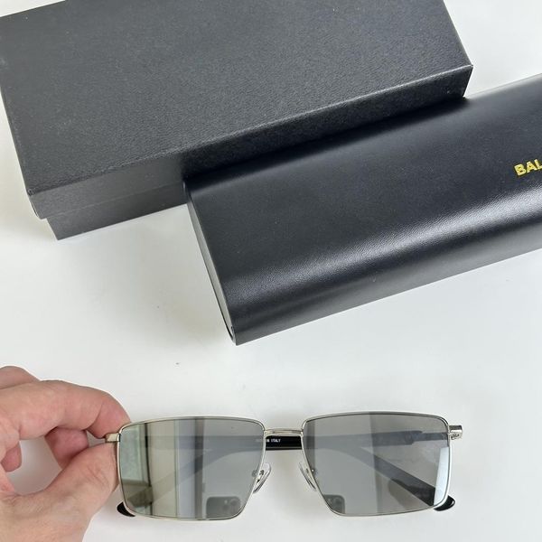 luxury brand designer sunglasses for women fashion gradual color retro sun glasses beach lady summer style sunglasses female famous uv400 wi, White;black
luxury brand designer sunglasses for women fashion gradual color retro sun glasses beach lady summer style sunglasses female famous uv400 wi, White;black