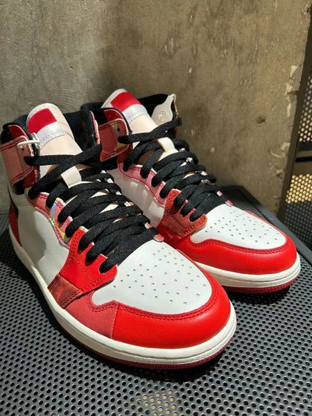 jumpman 1 high og spiders man across the spider-verse basketball shoes university red/black-white outdoor sports sneaker
jumpman 1 high og spiders man across the spider-verse basketball shoes university red/black-white outdoor sports sneaker