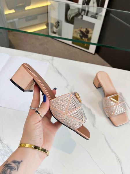 2023 classic sandals prad luxury designer leather ladies sandals summer casual shoes slide fashion women slippers pl182, Black
2023 classic sandals prad luxury designer leather ladies sandals summer casual shoes slide fashion women slippers pl182, Black