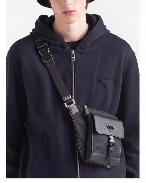 designer high-quality shoulder bag for men saffiano eco-friendly nylon leather outdoor sports chest bag, student wallet, couple bag shoulder
designer high-quality shoulder bag for men saffiano eco-friendly nylon leather outdoor sports chest bag, student wallet, couple bag shoulder