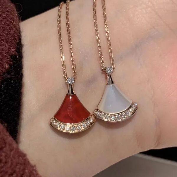 designer necklace pendant 18k gold plated ladies and girls valentine day mothe day engagement fade wholesale, Silver
designer necklace pendant 18k gold plated ladies and girls valentine day mothe day engagement fade wholesale, Silver