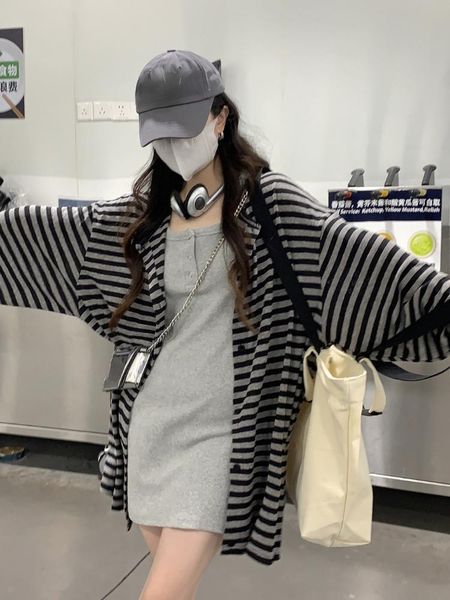 sweaters kosahiki oversized cardigan women vintage loose striped coat korean fashion y2k aesthetic thin sun protection jackets female, White;black
sweaters kosahiki oversized cardigan women vintage loose striped coat korean fashion y2k aesthetic thin sun protection jackets female, White;black