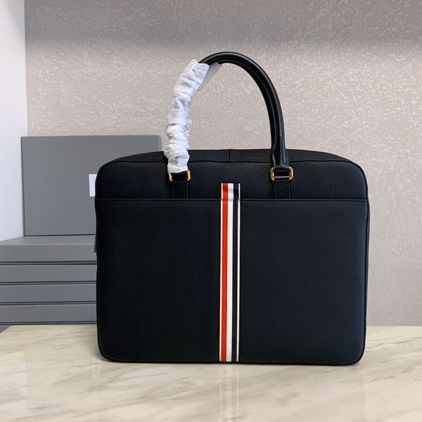 2023 classic men's briefcase high-end custom quality cowhide handbag ball grain material is very textured regardless of young middle-ag
2023 classic men's briefcase high-end custom quality cowhide handbag ball grain material is very textured regardless of young middle-ag