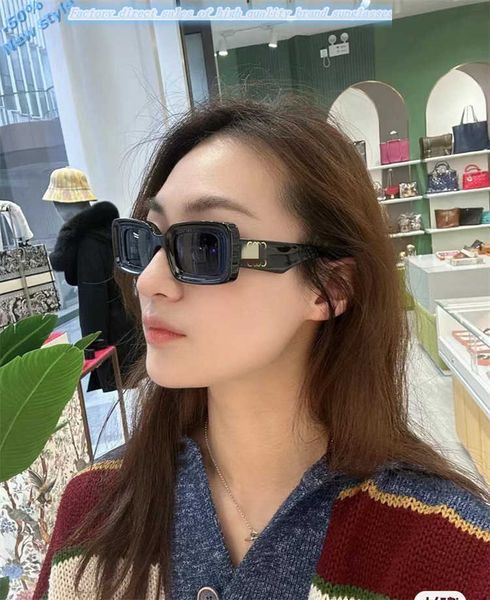 luxury brands design sunglasses new luo yijia sunglass ins network red same lw40104u personality fashion box, White;black
luxury brands design sunglasses new luo yijia sunglass ins network red same lw40104u personality fashion box, White;black