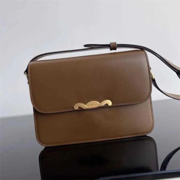 triomphe bags luxurys designer shoulder smooth cowhide women teen cuir handbag golden chain messenger shopping bags lady wallet 18cm 22cm
triomphe bags luxurys designer shoulder smooth cowhide women teen cuir handbag golden chain messenger shopping bags lady wallet 18cm 22cm