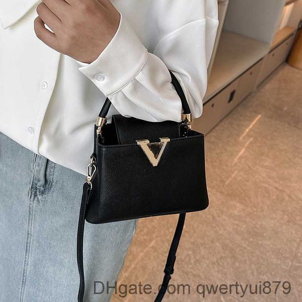 day packs brand 23ss wholesale day packs new women's crossbody bag advanced and versatile women's bag hands improve quality donkey
day packs brand 23ss wholesale day packs new women's crossbody bag advanced and versatile women's bag hands improve quality donkey