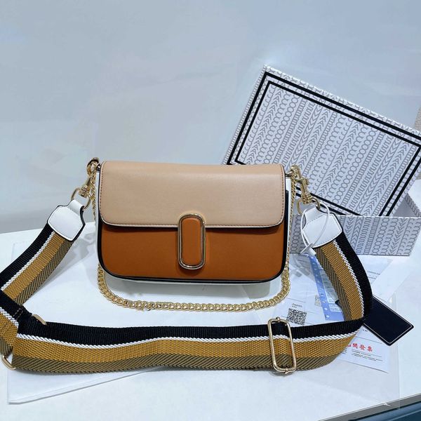 saddles bag designer shoulder handbag women's leather clamshell vintage leather wallet classic letter wide shoulder strap crossbody bag
saddles bag designer shoulder handbag women's leather clamshell vintage leather wallet classic letter wide shoulder strap crossbody bag
