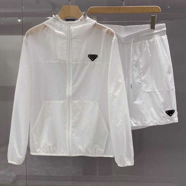 23ss outdoor tracksuit sunscreen suit designer mens set long-sleeved hooded cardigan jacket casual shorts two pieces men women loose sports, Gray
23ss outdoor tracksuit sunscreen suit designer mens set long-sleeved hooded cardigan jacket casual shorts two pieces men women loose sports, Gray