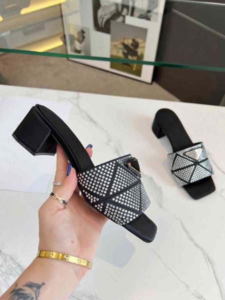 2023 classic sandals prad luxury designer leather ladies sandals summer casual shoes slide fashion women slippers pl18, Black
2023 classic sandals prad luxury designer leather ladies sandals summer casual shoes slide fashion women slippers pl18, Black