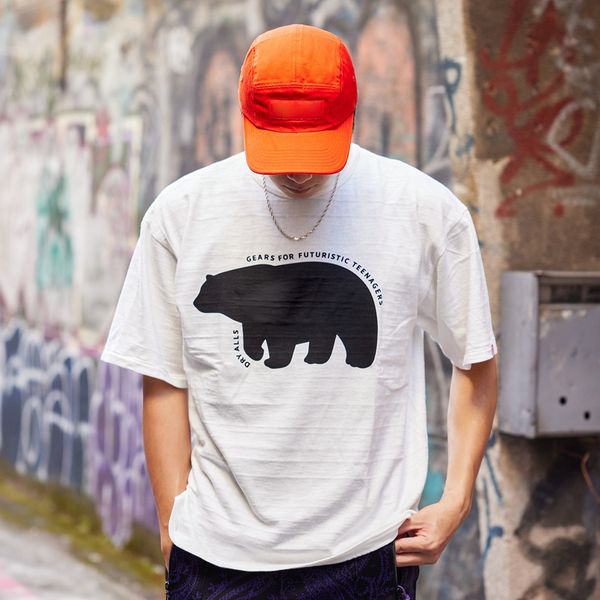 23ss new woman men's t-shirts simple casual cartoon cute polar bear printed bamboo cotton tee summer limited beach high street fashion, White;black
23ss new woman men's t-shirts simple casual cartoon cute polar bear printed bamboo cotton tee summer limited beach high street fashion, White;black