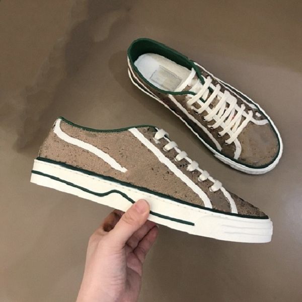 2023 design quality brand casual shoes breathe oblique embroidery technology luxury casual shoe fashion dress shoes size35-41 hc210423 rda01, Black
2023 design quality brand casual shoes breathe oblique embroidery technology luxury casual shoe fashion dress shoes size35-41 hc210423 rda01, Black