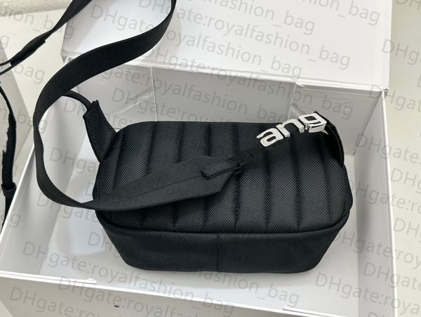 wang 7a quality shoulder bag nylon bag adjustable shoulder strap stripe metal letter women's classic design luxury bag
wang 7a quality shoulder bag nylon bag adjustable shoulder strap stripe metal letter women's classic design luxury bag