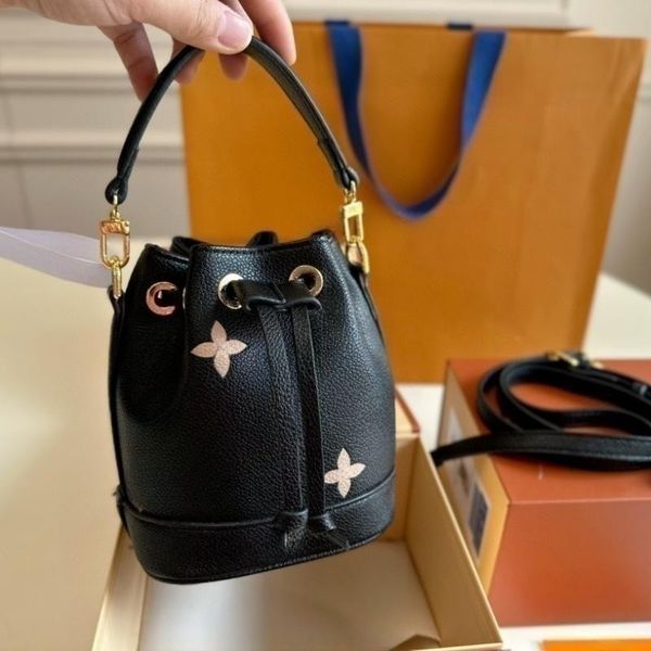 women's handbag designer bag fashion shoulder bag luxury flower bucket bag strap-up crossbody bag leather letter bag classic premium pu
women's handbag designer bag fashion shoulder bag luxury flower bucket bag strap-up crossbody bag leather letter bag classic premium pu