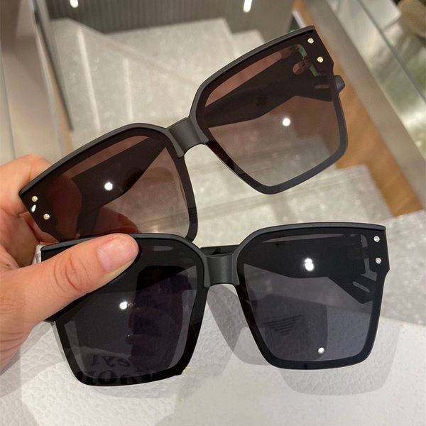 2023 designer market selling new model butterfly shaped appearance full frame pc material light gray and black high-end feel high-quality su, White;black
2023 designer market selling new model butterfly shaped appearance full frame pc material light gray and black high-end feel high-quality su, White;black