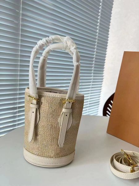 designer bag ladies beach bag handbag crossbody bag holiday bag luxury 1v brand woven with leather embroidered print logo detachable straps
designer bag ladies beach bag handbag crossbody bag holiday bag luxury 1v brand woven with leather embroidered print logo detachable straps
