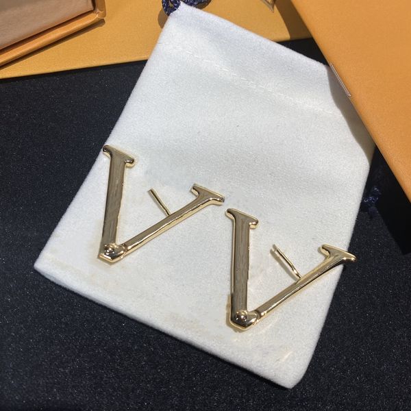 new designer earrings european and american fashion womens simple earrings christmas wedding bride jewelry accessories high-quality party gi, Golden
new designer earrings european and american fashion womens simple earrings christmas wedding bride jewelry accessories high-quality party gi, Golden