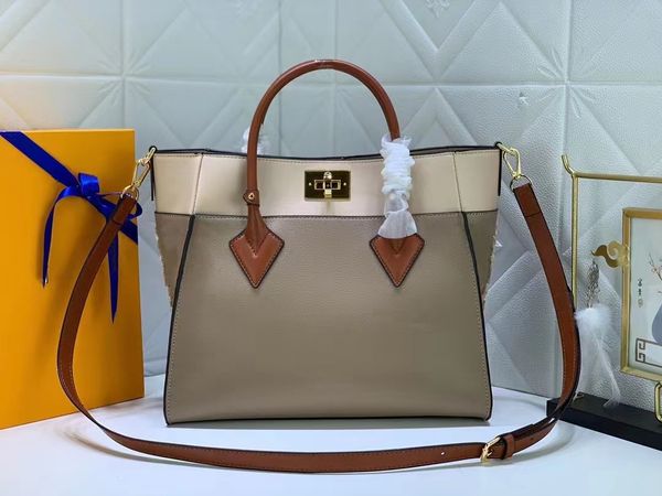 fashion designer bag women's printed handbag classic embroidery large capacity shoulder bag leather crossbody bag luxury messenger m538
fashion designer bag women's printed handbag classic embroidery large capacity shoulder bag leather crossbody bag luxury messenger m538