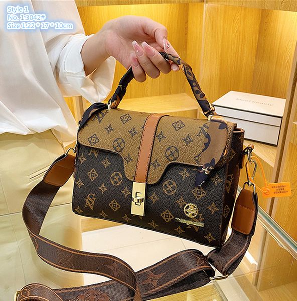 factory wholesale ladies shoulder bag 2 styles clamshell belt buckle scarf handbag elegant letter printed mobile phone coin purse shaped lea
factory wholesale ladies shoulder bag 2 styles clamshell belt buckle scarf handbag elegant letter printed mobile phone coin purse shaped lea