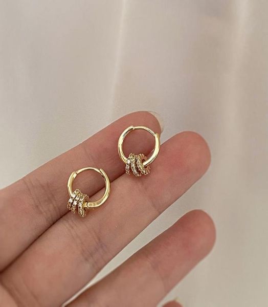 hoop huggie 2022 korean geometric small earring for women shiny cubic zircon metal ring clasp simple earrings fashion jewelry1959644, Golden;silver
hoop huggie 2022 korean geometric small earring for women shiny cubic zircon metal ring clasp simple earrings fashion jewelry1959644, Golden;silver