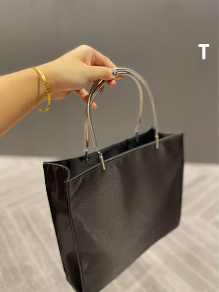 2023 new shopping bag women's bag nylon antique bag retro versatile handbag casual bag
2023 new shopping bag women's bag nylon antique bag retro versatile handbag casual bag
