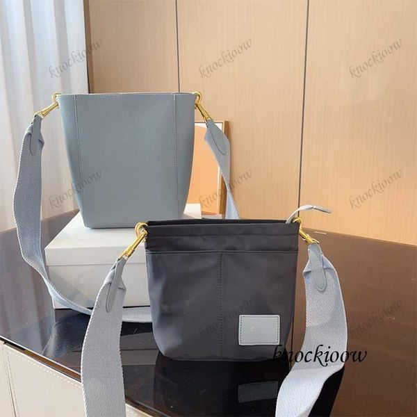designer bag luxury bucket bag shoulder bag minimalist premium casualism shopping bag two in one two wide shoulder strap women's fashio
designer bag luxury bucket bag shoulder bag minimalist premium casualism shopping bag two in one two wide shoulder strap women's fashio
