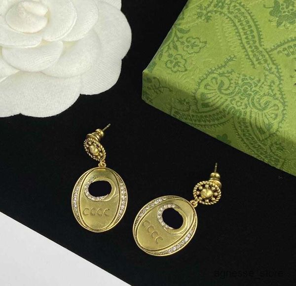stud retro ellipse charm dangle earring stud women fashion designer letter eardrops for female wedding jewelry gift with r230619, Golden;silver
stud retro ellipse charm dangle earring stud women fashion designer letter eardrops for female wedding jewelry gift with r230619, Golden;silver