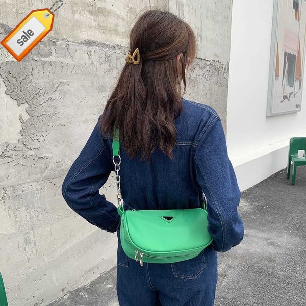 women's luxury designer shoulder bags tote 2023 new oxford courier simple fashion wide shoulder belt integrated crossbody bags factory
women's luxury designer shoulder bags tote 2023 new oxford courier simple fashion wide shoulder belt integrated crossbody bags factory
