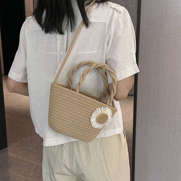 beach bags fashion flower decoration one shoulder crossbody bag for women 2023 summer simple woven plaid handheld basket
beach bags fashion flower decoration one shoulder crossbody bag for women 2023 summer simple woven plaid handheld basket