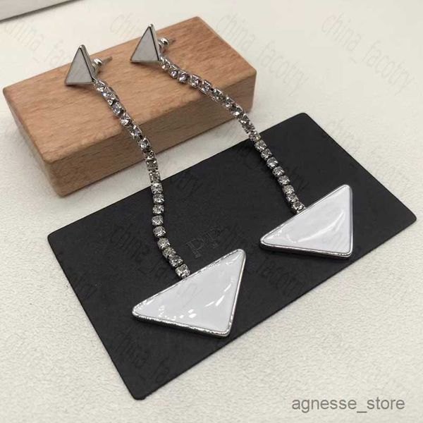 stud designer dangle earrings earings inverted letter diamond tassel earrings female and fashion vintage long eardrop r230619, Golden;silver
stud designer dangle earrings earings inverted letter diamond tassel earrings female and fashion vintage long eardrop r230619, Golden;silver