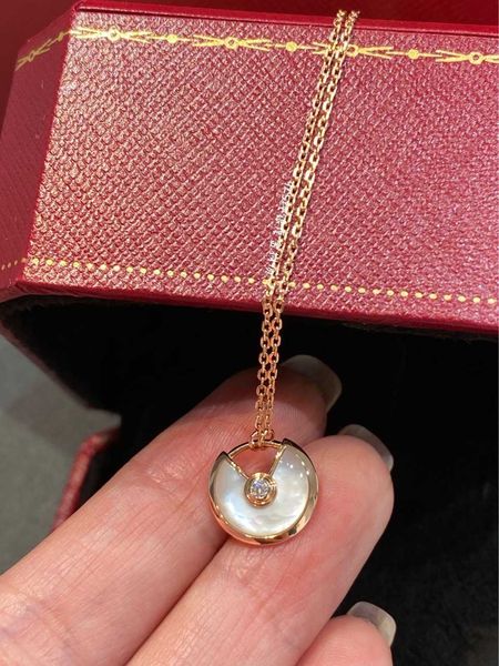 4z0x internet celebrity card high-quality v gold talisman necklace white fritillary red agate thick plated 18k rose bone chain rk7v, Black
4z0x internet celebrity card high-quality v gold talisman necklace white fritillary red agate thick plated 18k rose bone chain rk7v, Black
