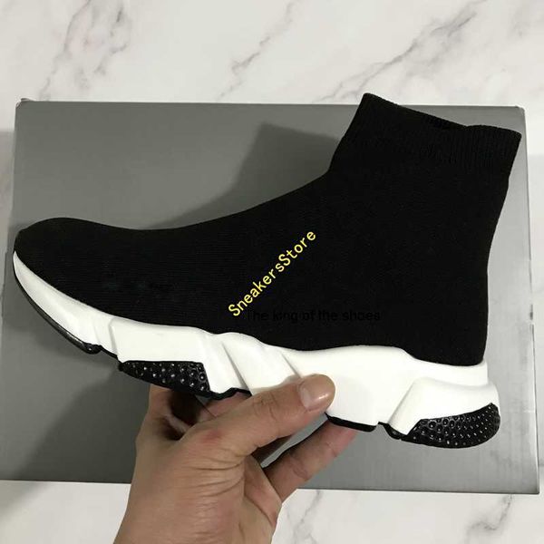 2022 speed trainer sock shoes fashion triple black oreo red apricot flat men women casual shoes sport with box dust bag
2022 speed trainer sock shoes fashion triple black oreo red apricot flat men women casual shoes sport with box dust bag