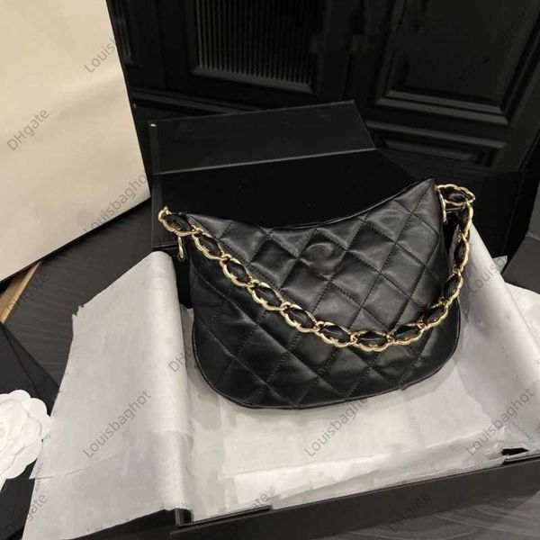 xiaoxiangfeng hobo22k one shoulder underarm bag genuine leather versatile lingge chain hippie pleated crescent bag
xiaoxiangfeng hobo22k one shoulder underarm bag genuine leather versatile lingge chain hippie pleated crescent bag