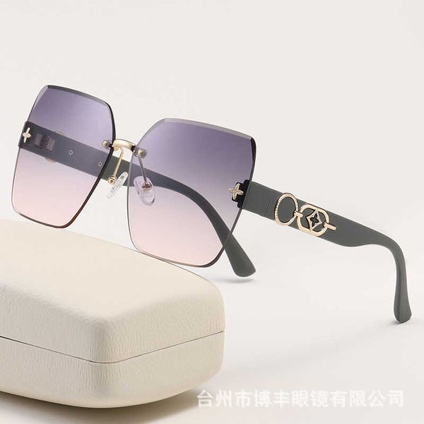 2023 new frameless ultra light and minimal fragrance trend versatile sunglasses anti uv, White;black
2023 new frameless ultra light and minimal fragrance trend versatile sunglasses anti uv, White;black