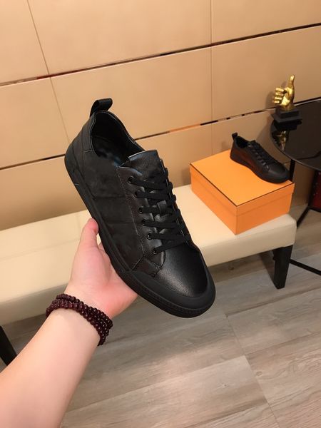 designer luxury sneakers men and women high shoes retro camouflage graffiti leather casual shoes inner lock shoes hy0516, Black
designer luxury sneakers men and women high shoes retro camouflage graffiti leather casual shoes inner lock shoes hy0516, Black