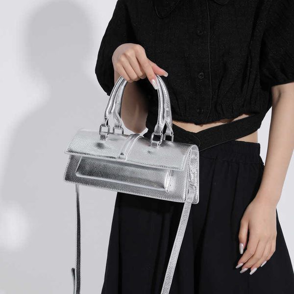 2023 new fashion lacquer leather underarm handheld tote bag with high appearance and versatile one shoulder crossbody women's bag
2023 new fashion lacquer leather underarm handheld tote bag with high appearance and versatile one shoulder crossbody women's bag