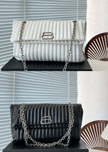 deluxe chain shoulder bag underarm bags fold bb handbag luxurys quilting tote shopping bags women luxury designer wrinkle genuine leather bl
deluxe chain shoulder bag underarm bags fold bb handbag luxurys quilting tote shopping bags women luxury designer wrinkle genuine leather bl