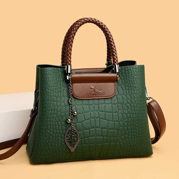 2023 new korean women's handheld one shoulder crossbody bag casual large capacity multi pocket bag selling mom's bag
2023 new korean women's handheld one shoulder crossbody bag casual large capacity multi pocket bag selling mom's bag