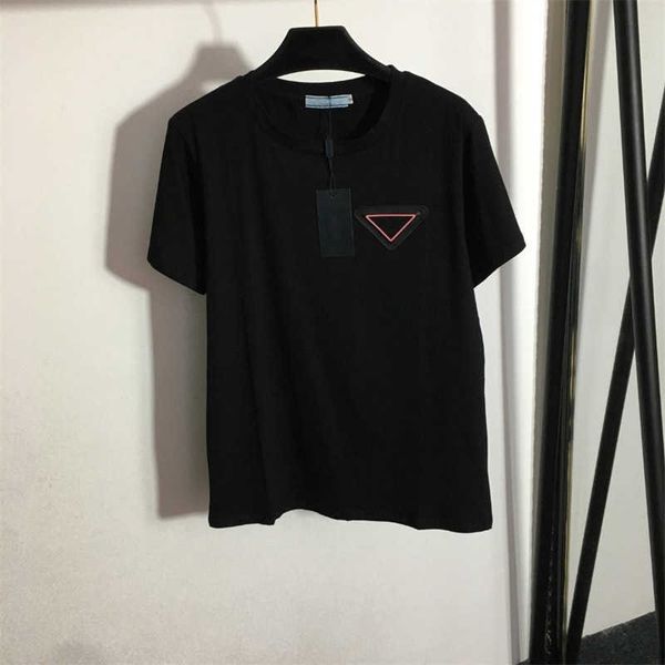 simple new womans clothes t shirt round neck logo letters triangle label rubber badge versatile solid black short-sleeved t-shirt designer s, White
simple new womans clothes t shirt round neck logo letters triangle label rubber badge versatile solid black short-sleeved t-shirt designer s, White