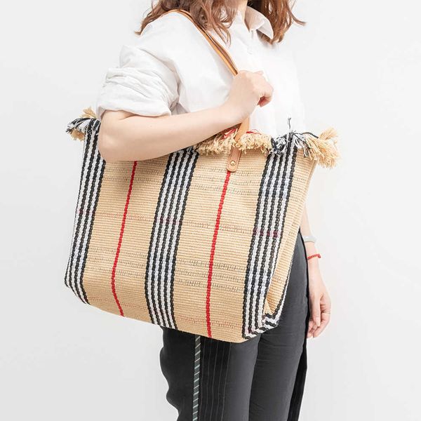 large capacity canvas tote bag women's shoulder bag new beach bag tassel embroidery niche design women's bag
large capacity canvas tote bag women's shoulder bag new beach bag tassel embroidery niche design women's bag