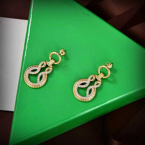 stud luxury stud earrings 18k gold geometry elegant shining diamond ear rings necklaces wedding jewelry r230619, Golden;silver
stud luxury stud earrings 18k gold geometry elegant shining diamond ear rings necklaces wedding jewelry r230619, Golden;silver