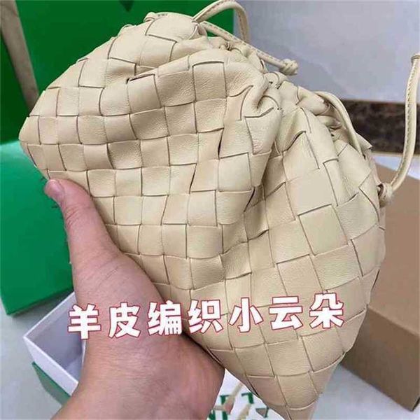 women's bag bottegasvenetas storage bags tote designer types of sheep skin woven cloud pouch hand-held single shoulder messenger genuin
women's bag bottegasvenetas storage bags tote designer types of sheep skin woven cloud pouch hand-held single shoulder messenger genuin