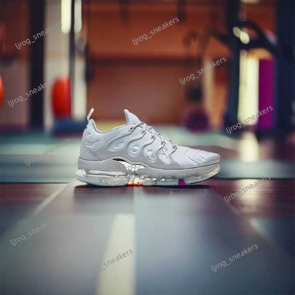 designer running shoes men women 3 trainers triple black orange blue atlanta white pink silver wolf mens outdoor sneakers vaporizer shoe
designer running shoes men women 3 trainers triple black orange blue atlanta white pink silver wolf mens outdoor sneakers vaporizer shoe