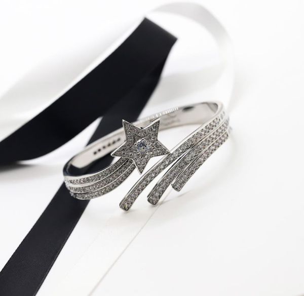 tennis european and american high-quality luxury jewelry, light luxury, high stability meteor water diamond plated platinum spring opening b, Golden;silver
tennis european and american high-quality luxury jewelry, light luxury, high stability meteor water diamond plated platinum spring opening b, Golden;silver