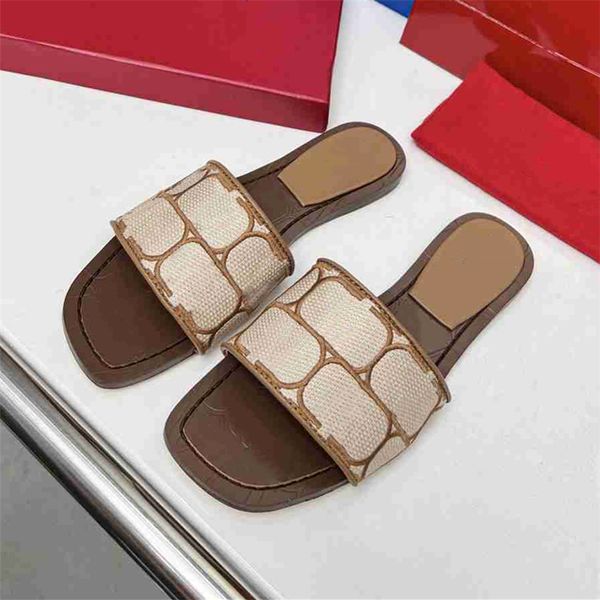 fashionable beach shoes 2023 valentinosity luxurious design retro decoration men's and women's summer leather canvas rubber flat b
fashionable beach shoes 2023 valentinosity luxurious design retro decoration men's and women's summer leather canvas rubber flat b